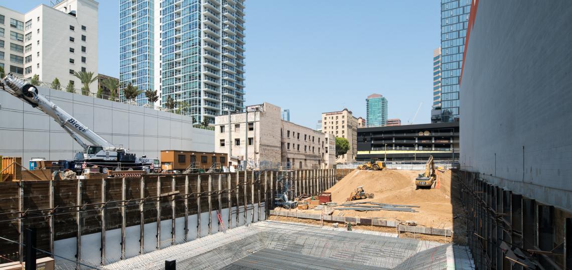 Skyline-Altering Tower Prepares to Rise in DTLA | Urbanize LA